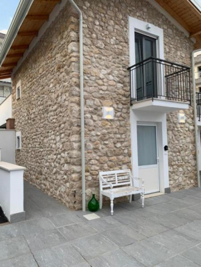 LA CASA DI PIETRA